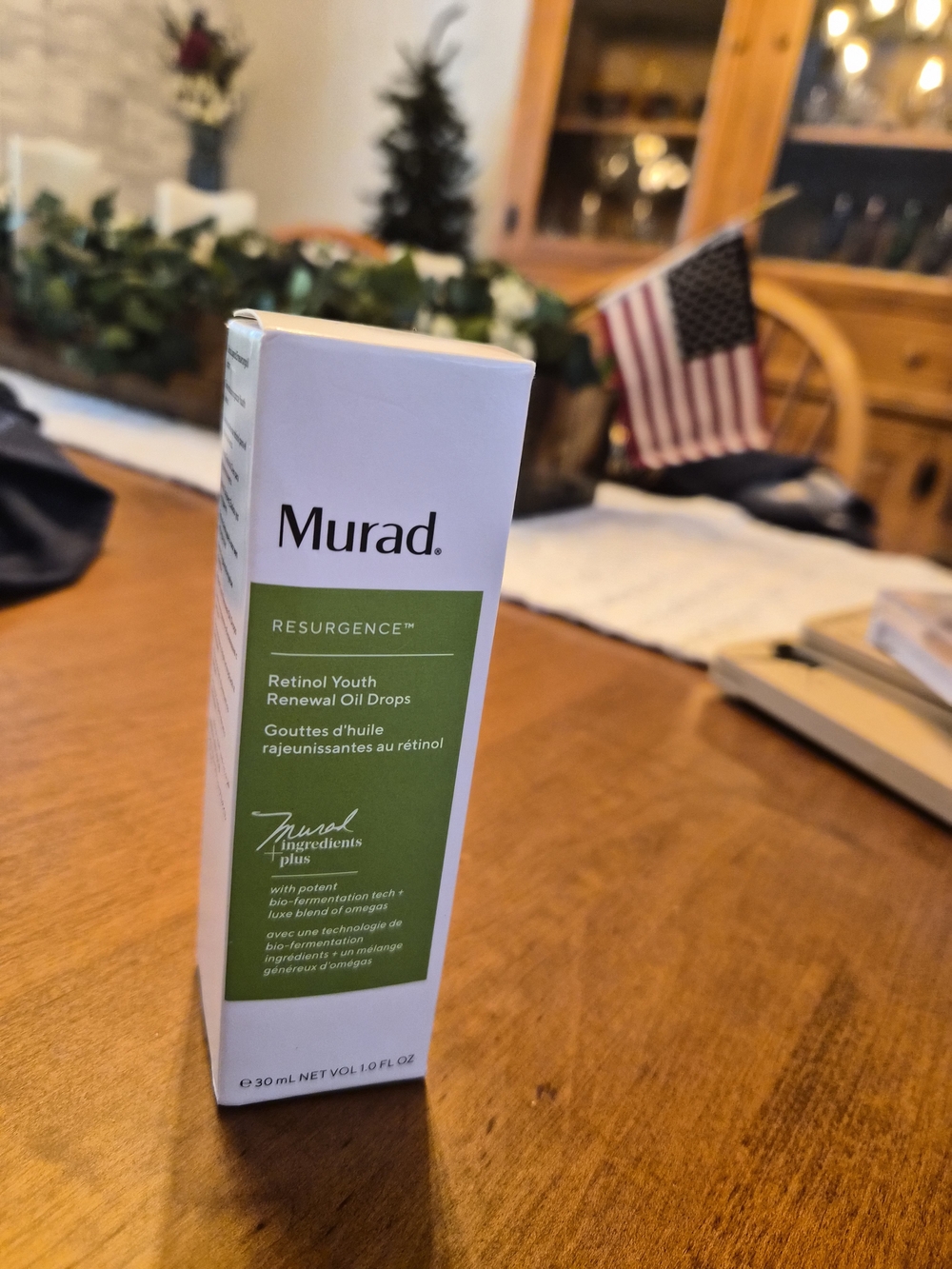 Murad Resurgence Retinol Youth Renewal Oil Drops - Green and White Packaging